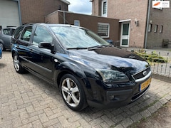 Ford Focus Wagon - 2.0-16V Rally Edition ( motor loopt op 3 cilinders)