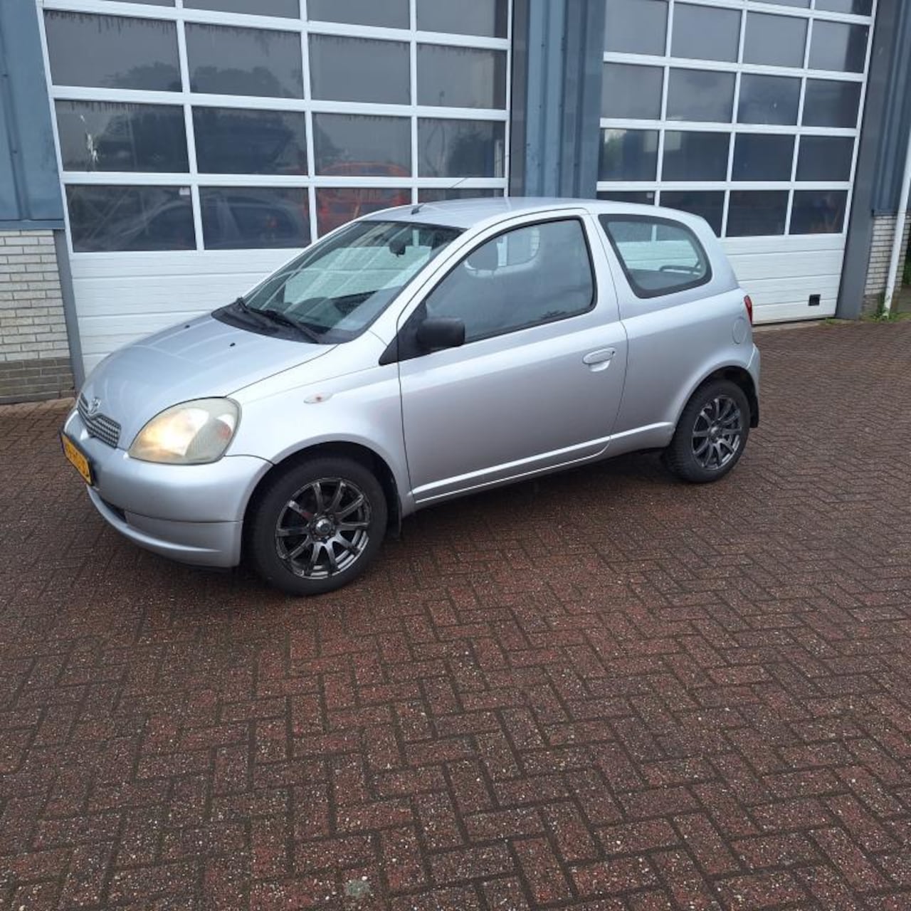 Toyota Yaris - 1.3-16V VVT-i Luna 1.3-16V VVT-i Luna - AutoWereld.nl