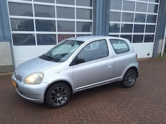 Toyota Yaris - 1.3-16V VVT-i Luna