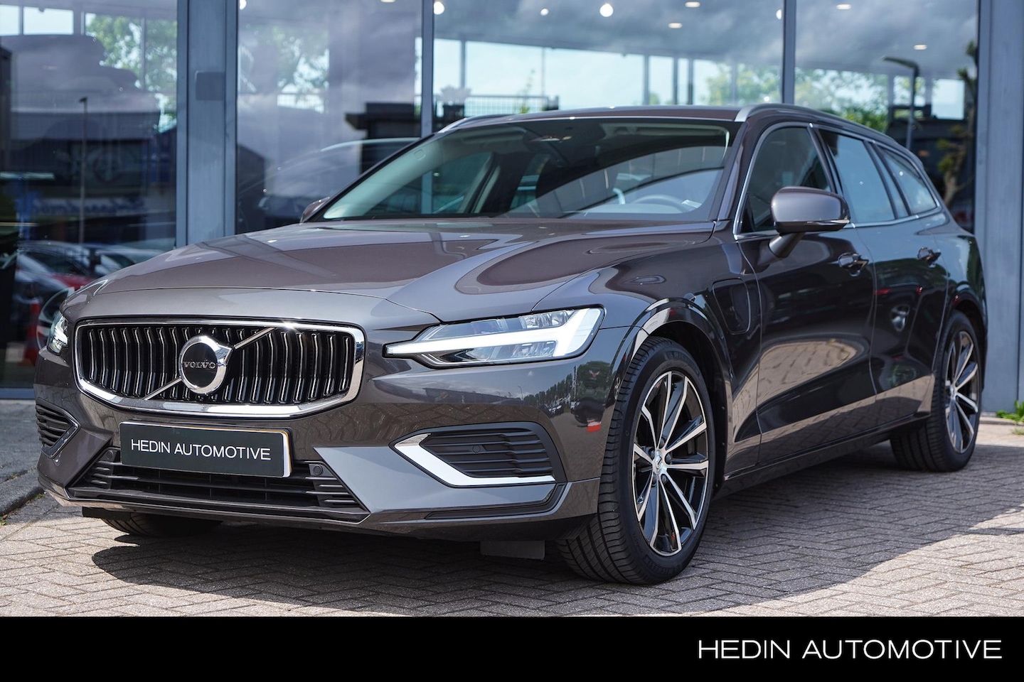 Volvo V60 - T6 Plug-in Hybride AWD Core Bright | 2.000 KG trekgewicht | Long Range Accu | Trekhaak Ele - AutoWereld.nl