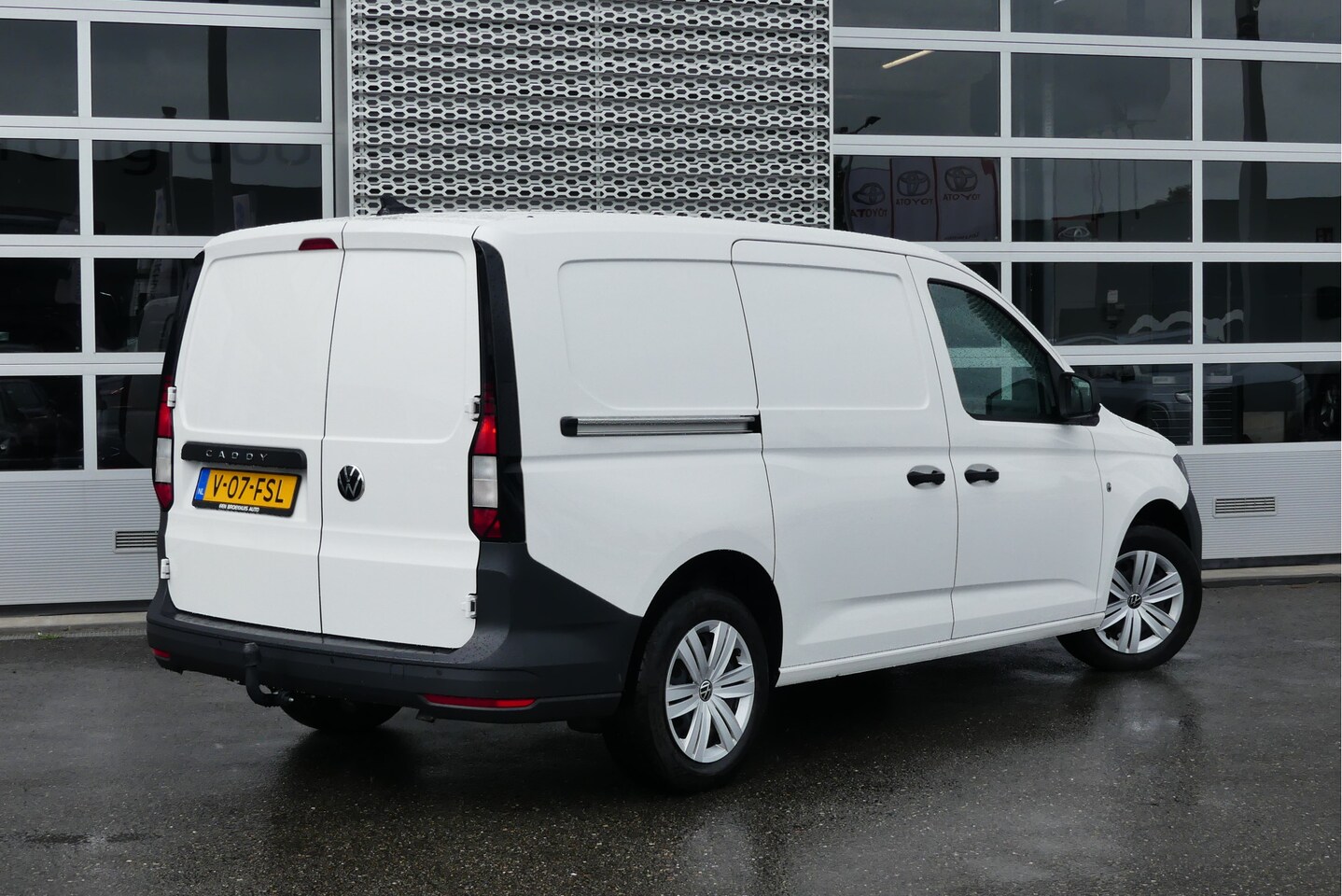 Volkswagen Caddy Maxi - | Euro 6 | Carplay | Trekhaak | PDC | Multistuur | Betimmering | Nieuwstaat - AutoWereld.nl