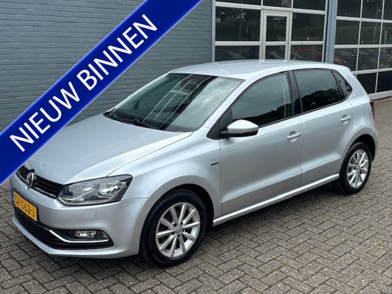 Volkswagen Polo - 1.0 / PDC voor en achter / Clima / Stoelverwarming - AutoWereld.nl