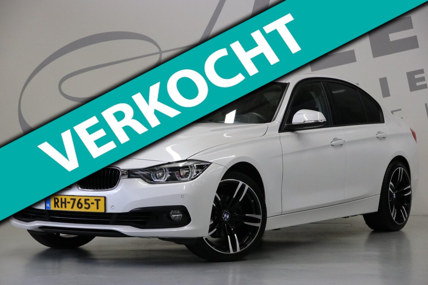 BMW 3-serie - 318i/ Head-up display/ Sportstoelen/ Ledkoplampen - AutoWereld.nl