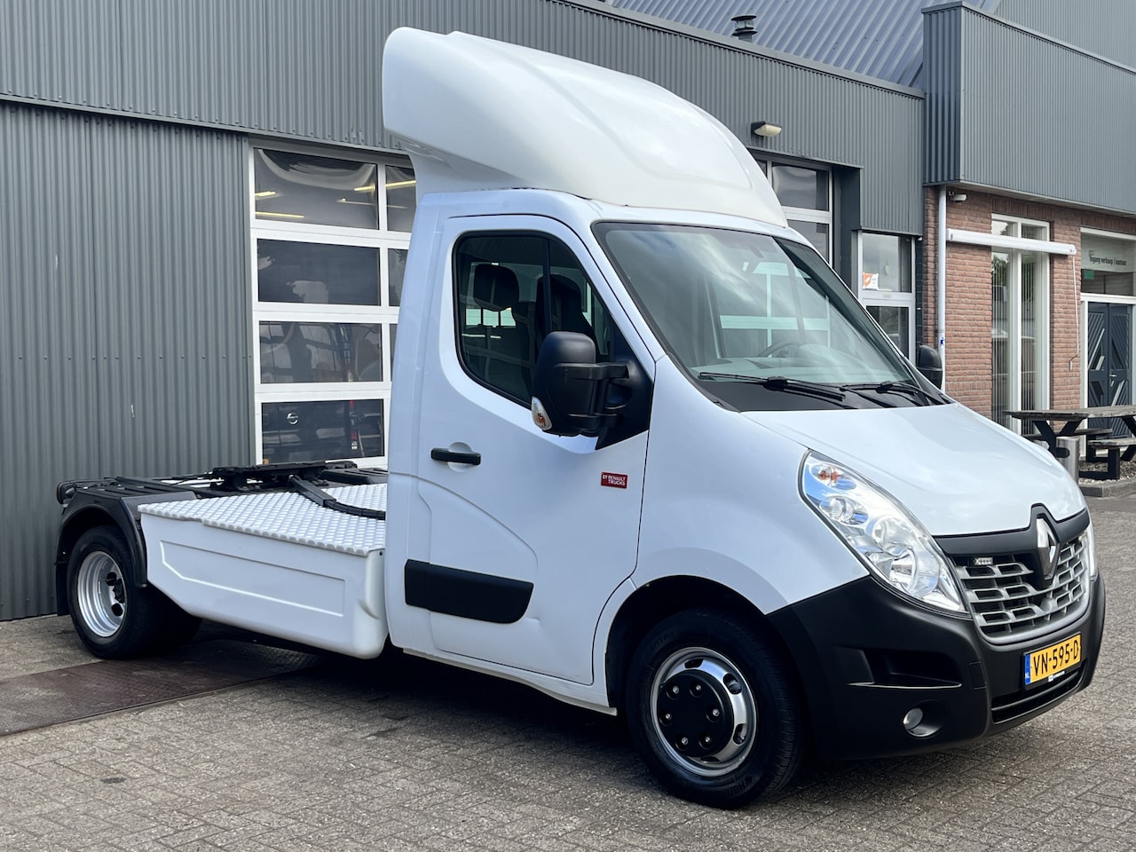 Renault Master - T35 2.3 dCi Be Trekker 8260kg totaalgewicht  Airco Cruise controle Navigatie Bluetooth 3-P - AutoWereld.nl