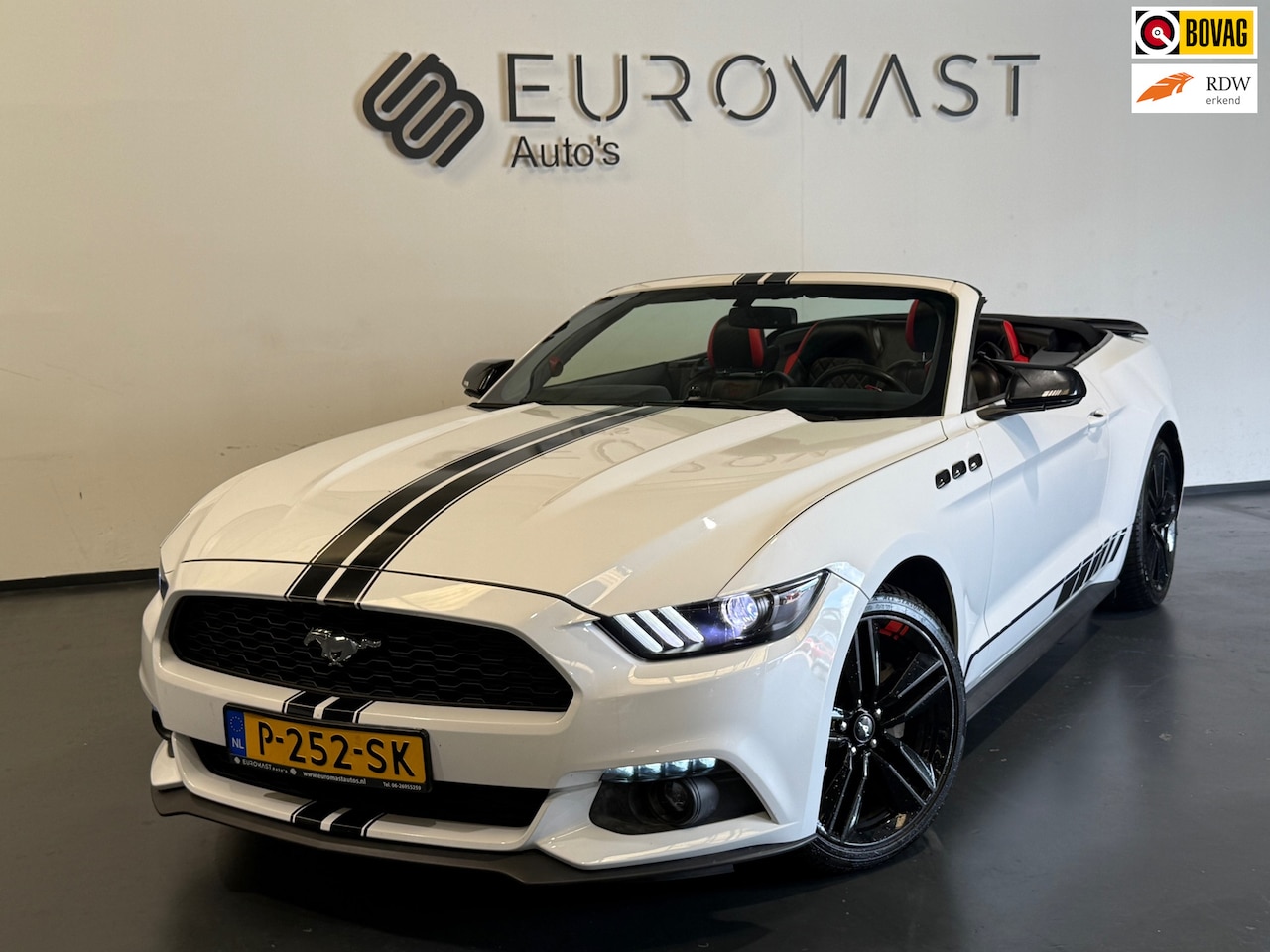 Ford Mustang Convertible - FORD 3.7i V6 Premium 305PK Carplay Automaat Lederen bekleding Nieuwe Apk - AutoWereld.nl