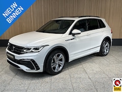Volkswagen Tiguan - 1.5 TSI ACT Highline Business R Schuif / kantel dak | Matrix LED | Carplay