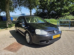 Volkswagen Golf - 1.6 FSI Sportline