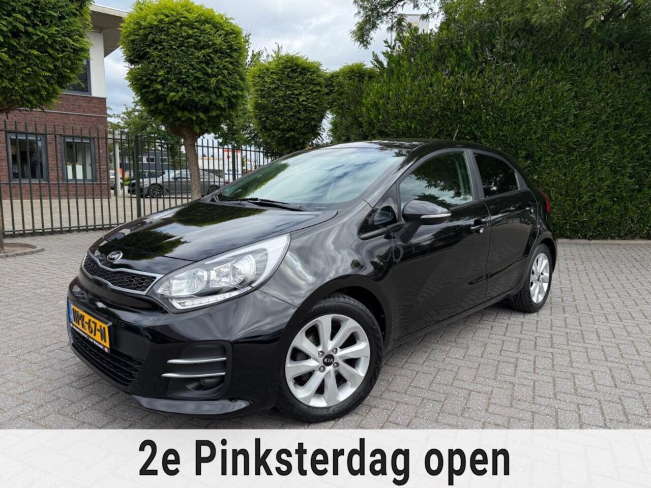 Kia Rio - 1.2 (4 cil.), Clima, Cruise Control, Navigatie, LM-velgen 16", Achteruitrijcamera, Parkeer - AutoWereld.nl