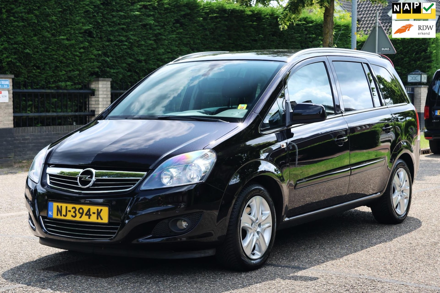 Opel Zafira - 1.8 111 years Edition | 7 PERSOONS | AIRCO | CRUISE | TREKHAAK | MOOIE DEALER ONDERHOUDEN - AutoWereld.nl
