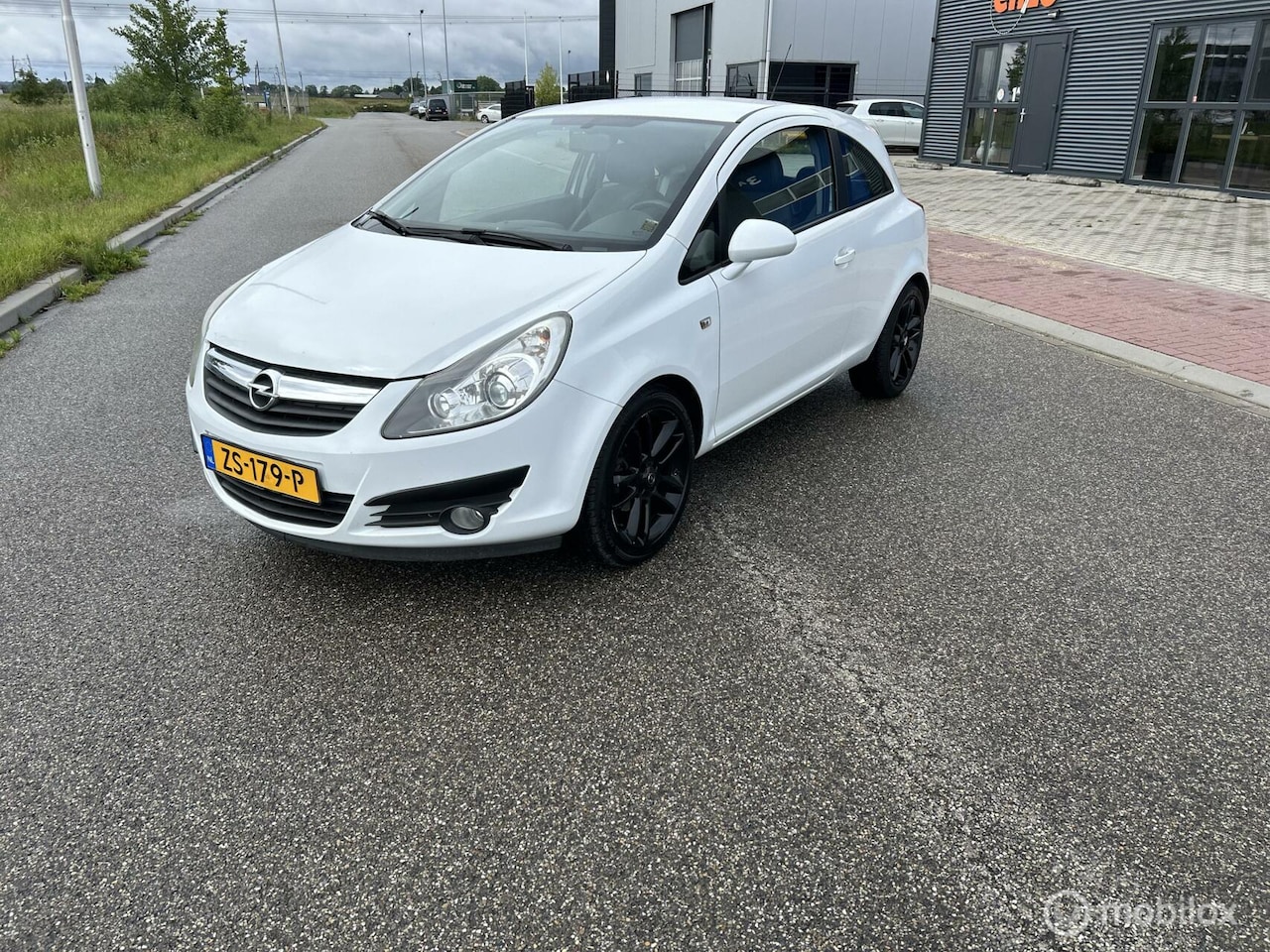 Opel Corsa - 1.4-16V '111' Edition 1.4-16V 111 Edition - AutoWereld.nl