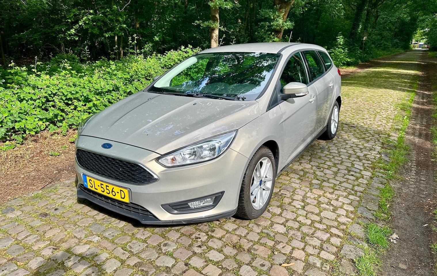 Ford Focus Wagon - 1.0 Lease Edition nieuwe apk 7250 incl btw - AutoWereld.nl