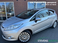 Ford Fiesta - 1.4 Ghia NIEUWE APK / LEER / CAMERA / AIRCO / GROOT.SCHERM / LMV