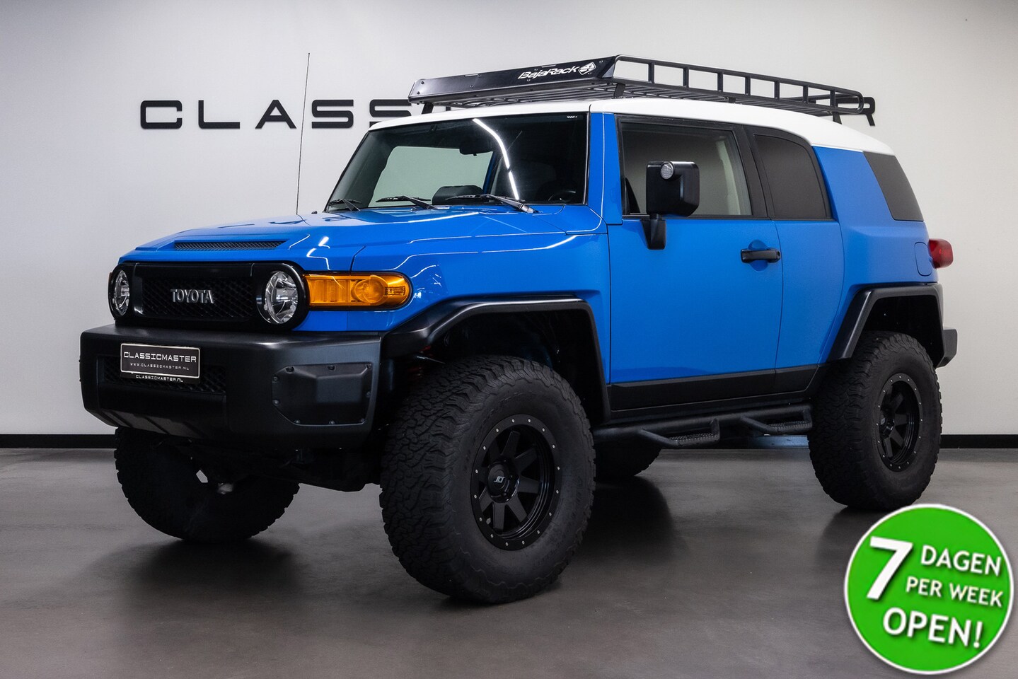 Toyota FJ Cruiser - V6 VVT-i Btw auto (€ 37.148,76)  Dealer auto - AutoWereld.nl
