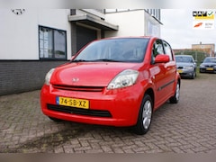 Daihatsu Sirion 2 - 1.3-16V Comfort - Nieuwe APK - Airco - Trekhaak