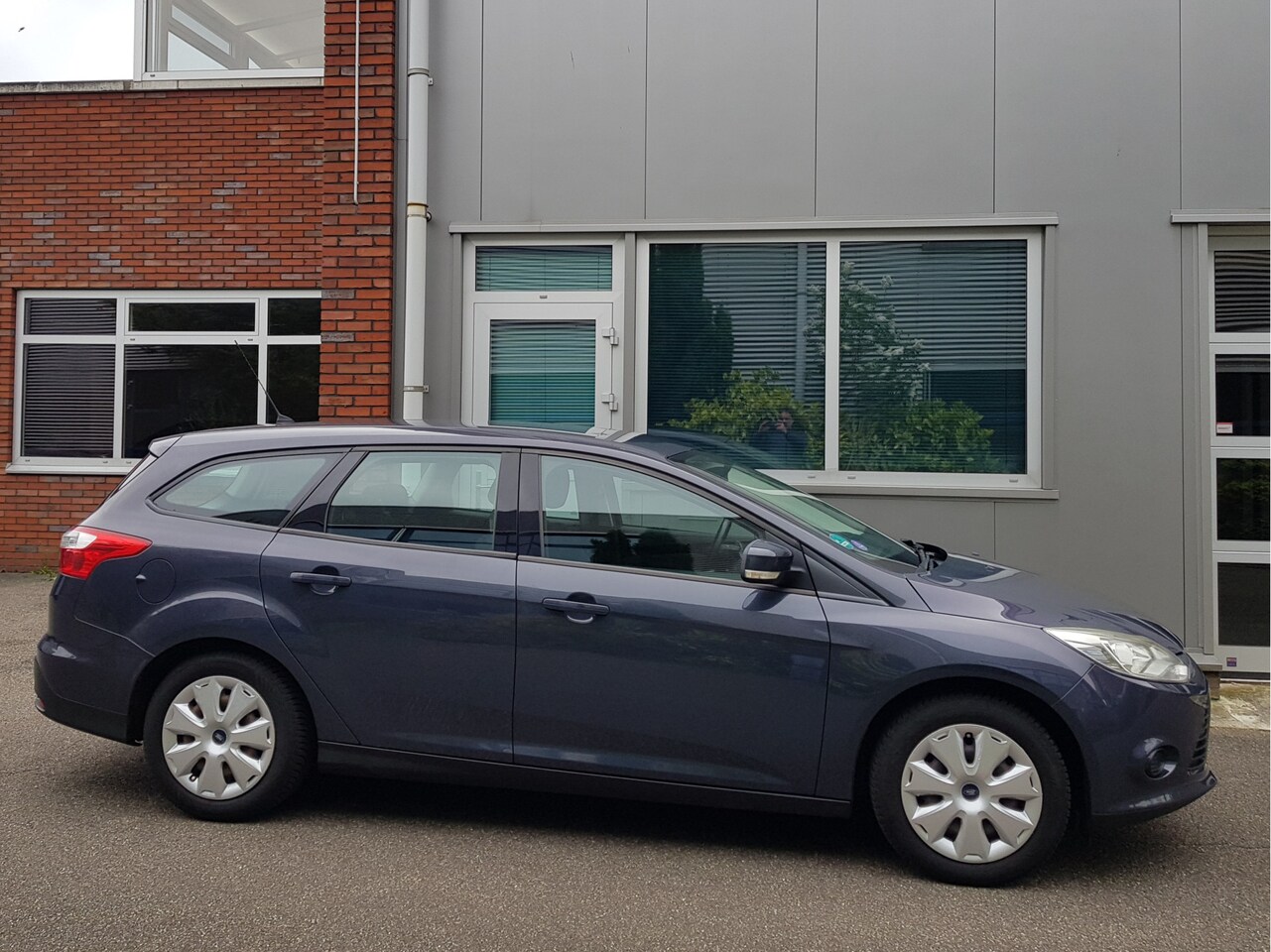 Ford Focus Wagon - 1.6 16V 149.244Km Airco Trekhaak BlueTooth - AutoWereld.nl