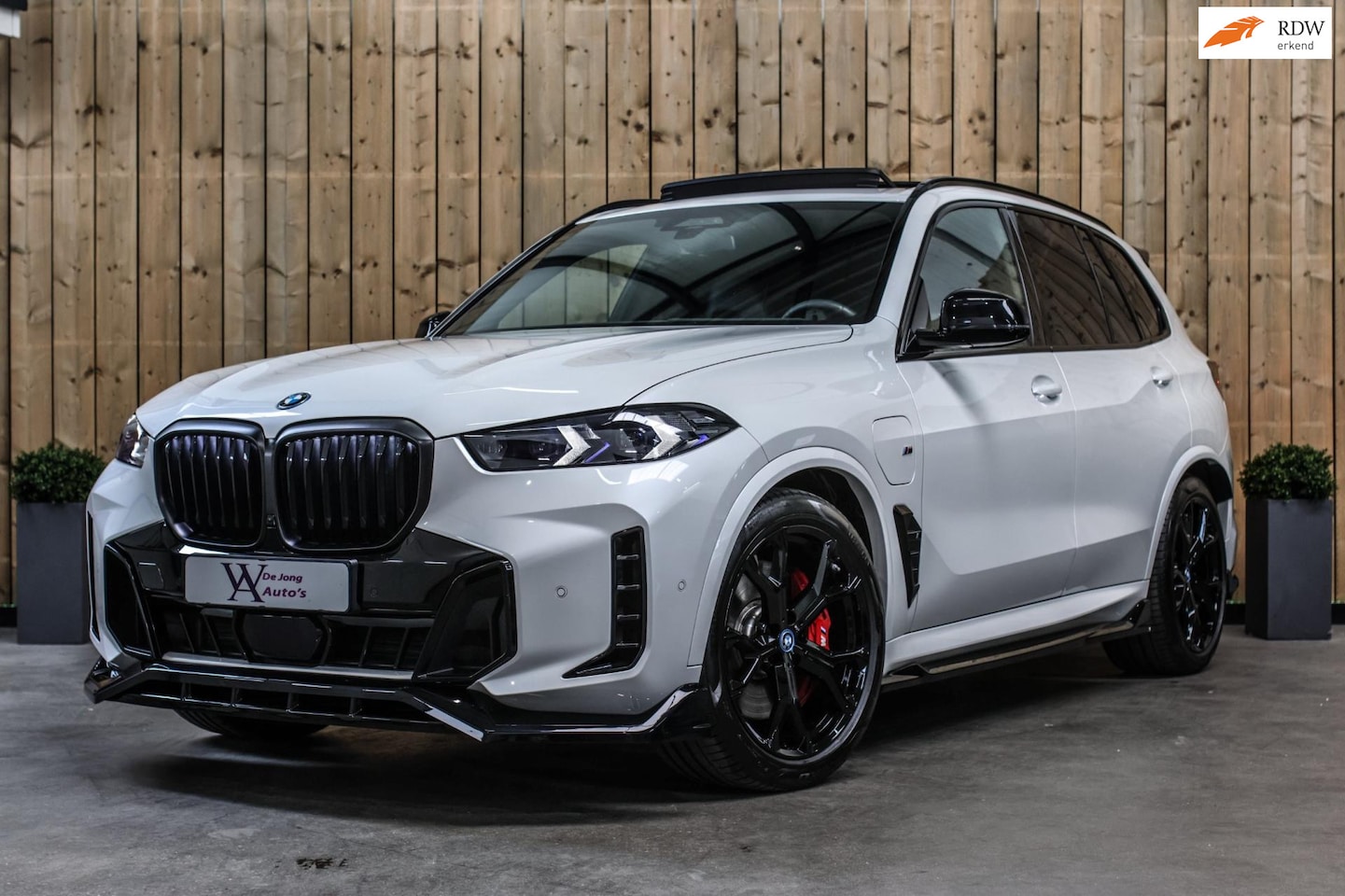 BMW X5 - XDrive50e M-Sport *Sky-Lounge*M-Stoelen*H/K*Laser*Massage* - AutoWereld.nl