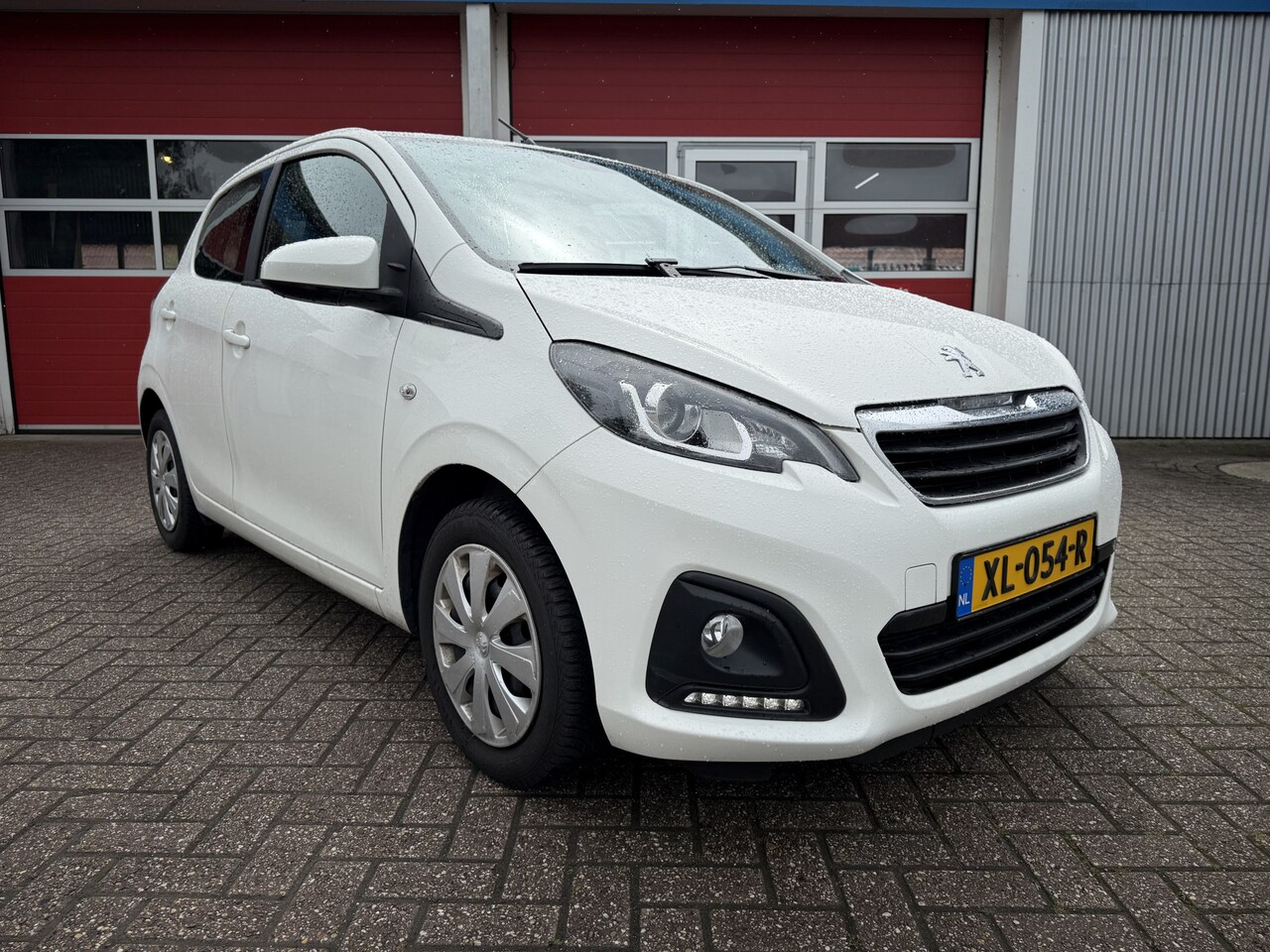 Peugeot 108 - 1.0 e-VTi | 68 PK | Active | Airco | 5-drs Pack Premium | - AutoWereld.nl