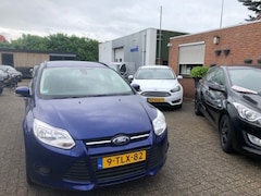 Ford Focus - 1.0 ECOBOOST EDITION KOPPAKKING LEK AUTO RIJDT WEL