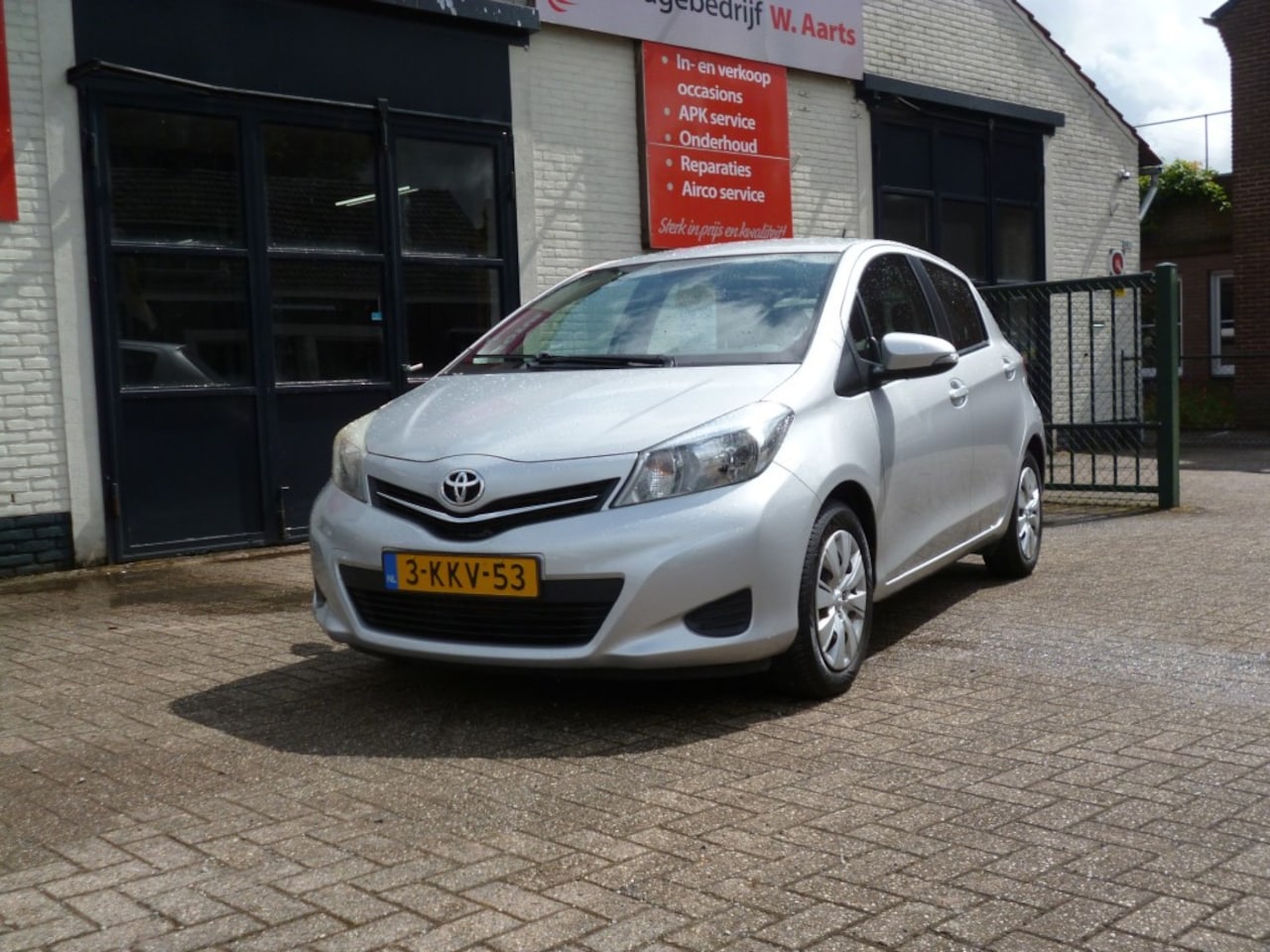 Toyota Yaris - 1.3 VVT-i Aspiration 1.3 VVT-i Aspiration - AutoWereld.nl