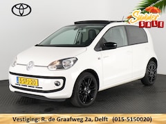 Volkswagen Up! - 1.0 Groove Up Automaat | Airco | Navigatie | Panoramadak | Parkeersensoren |