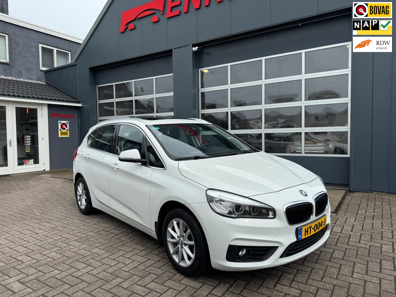 BMW 2-serie Active Tourer - 218i Essential Sport / Pano / Trekhaak / Cruise / NL Auto met NAP . - AutoWereld.nl