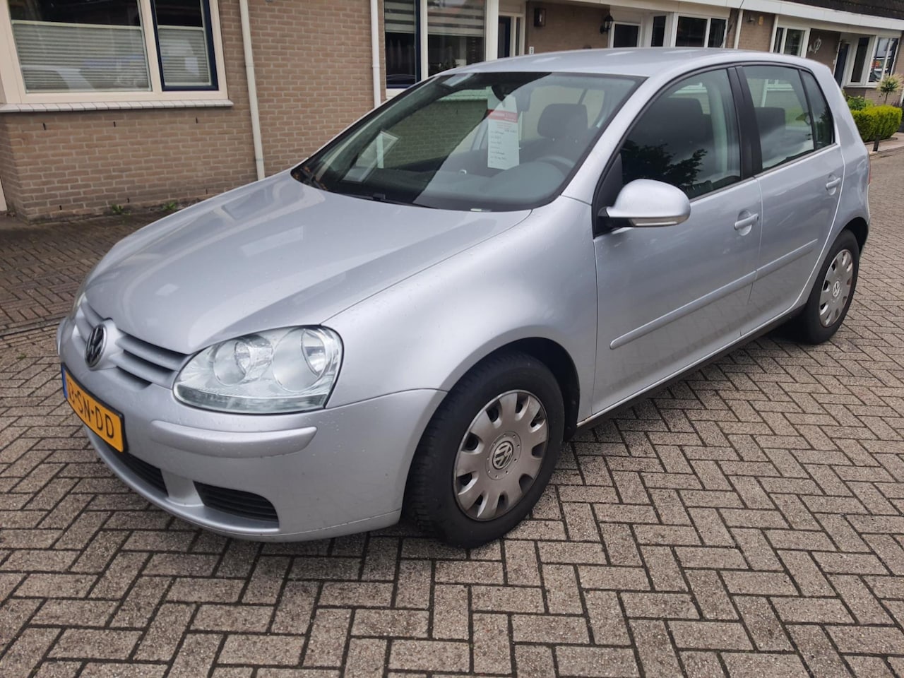 Volkswagen Golf - 1.6 FSI Trendline Business automaat *motor tikt* - AutoWereld.nl