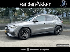 Mercedes-Benz GLA-Klasse - 200 AMG // Camera // Sfeerverlichting // Night Pakket // Augmented Reality // Carplay // 1
