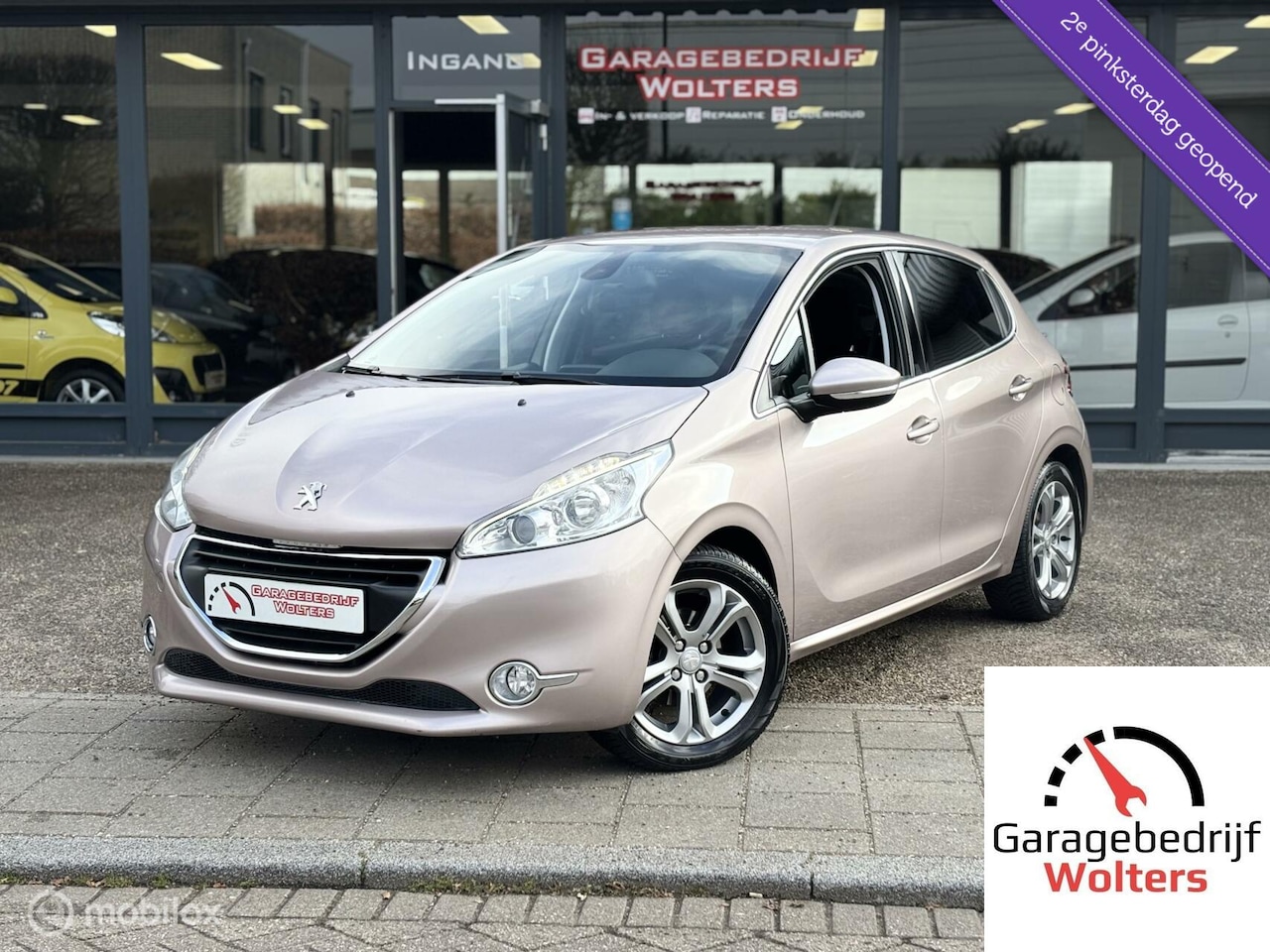 Peugeot 208 - 1.2 PureTech Allure stoelverwarming 5drs lmv - AutoWereld.nl