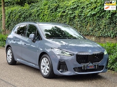 BMW 2-serie Active Tourer - M Sport ACC Line Assist CarPlay Trekhaak Cam H&K Sparkling copper grey Fabriek garantie 20