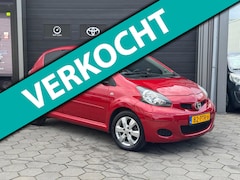 Toyota Aygo - 1.0-12V Aspiration Red - 1e Eigenaar - Airco - 5 Deurs - Lage km N.a.p