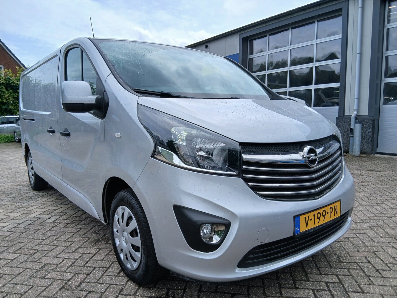 Opel Vivaro - 1.6 CDTI L2H1 Sport EcoFlex - NAP - Navigatie - AutoWereld.nl