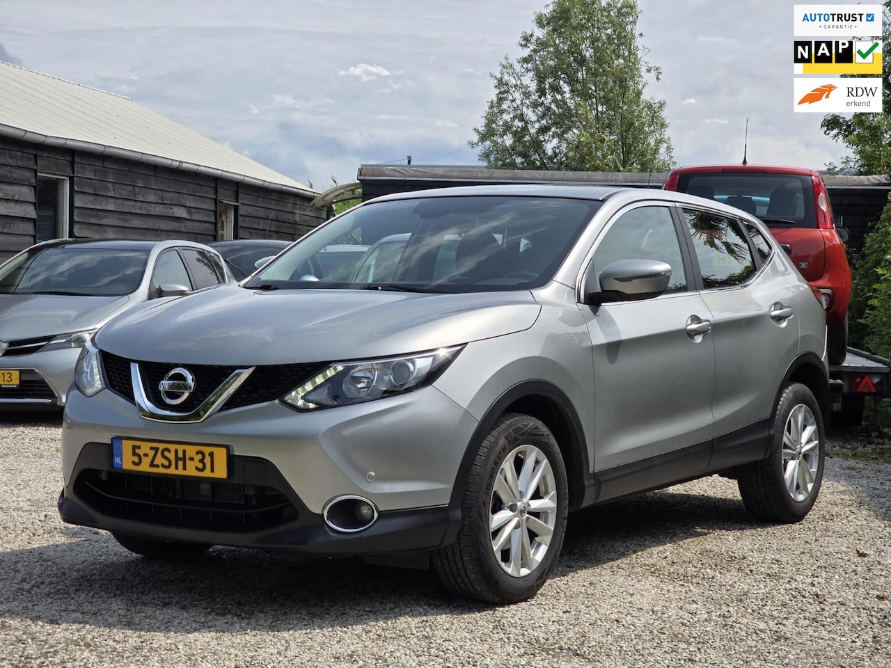 Nissan Qashqai - 1.2 Acenta Automaat/Clima/Trekhaak 49000KM!!! - AutoWereld.nl