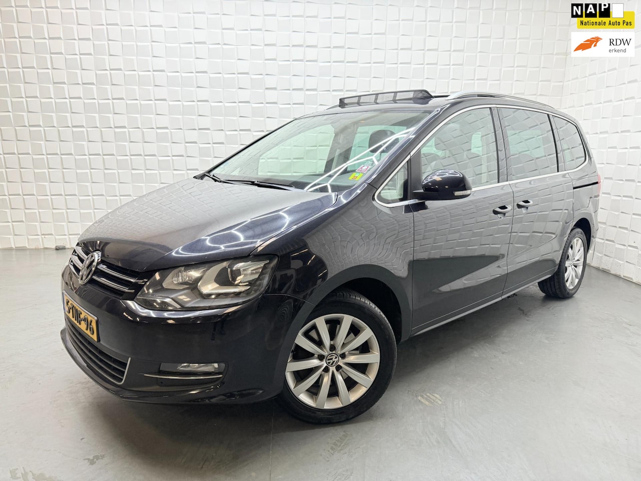 Volkswagen Sharan - 1.4 TSI Comfortline Edition 7 PERSOONS - AutoWereld.nl