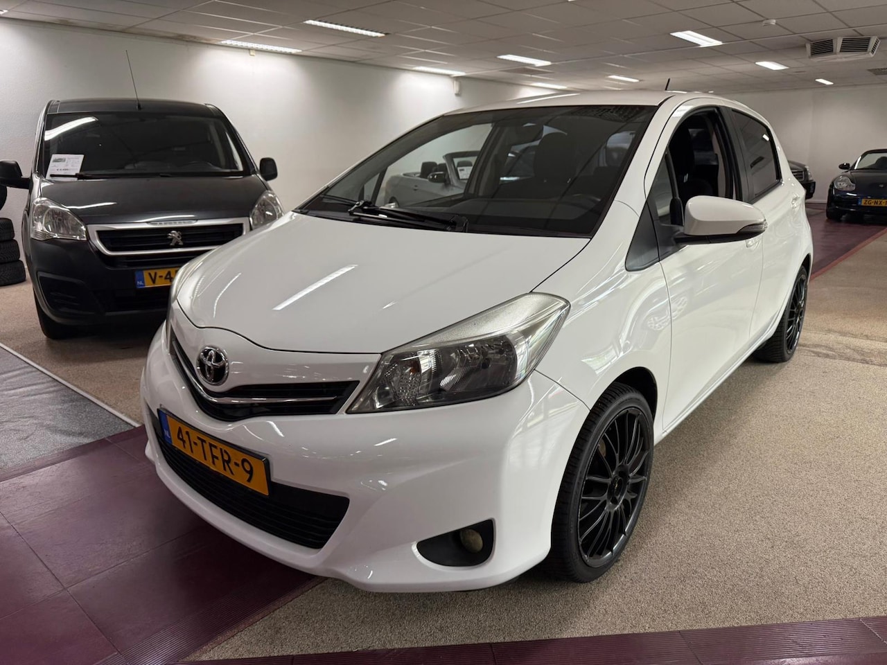 Toyota Yaris - 1.0 VVT-i Aspiration NAVI/CAMERA CLIMA ORIG.NL & TOP ONDERHOUDEN & INCL. NWE APK - AutoWereld.nl