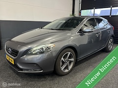 Volvo V40 - 1.6 D2 Summum LEER / CAMERA / MEMORY / APK: 05-26