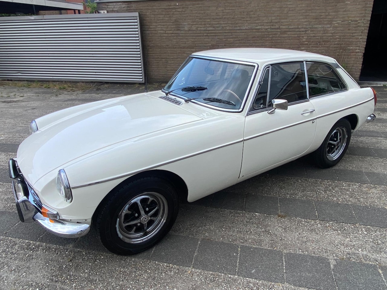 MG B type - 1.8 GT 1976 met overdrive - AutoWereld.nl