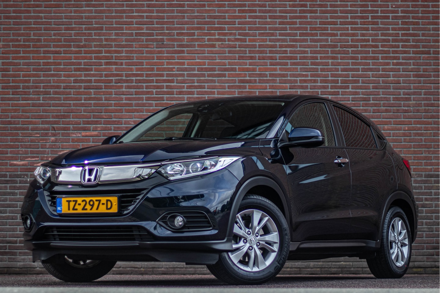 Honda HR-V - 1.5 i-VTEC CVT Elegance, 46.000km NAP, Navigatie, Trekhaak, Stoelverwarming, Bluetooth, PD - AutoWereld.nl