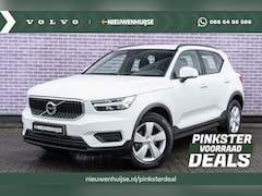 Volvo XC40 - T2 Automaat Momentum Core | Navigatie | Smartphone integratie | DAB+ | Voorstoelen in hoog