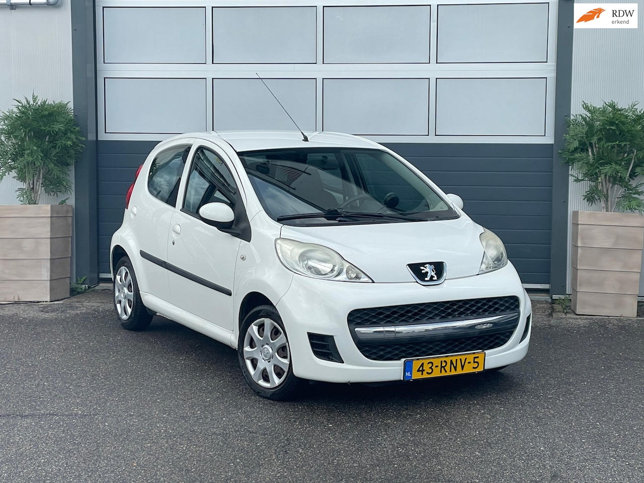 Peugeot 107 - 1.0-12V XS | AIRCO | NAP | 1e EIGENAAR | 5 DEURS | ELEKTR PAKKET | - AutoWereld.nl
