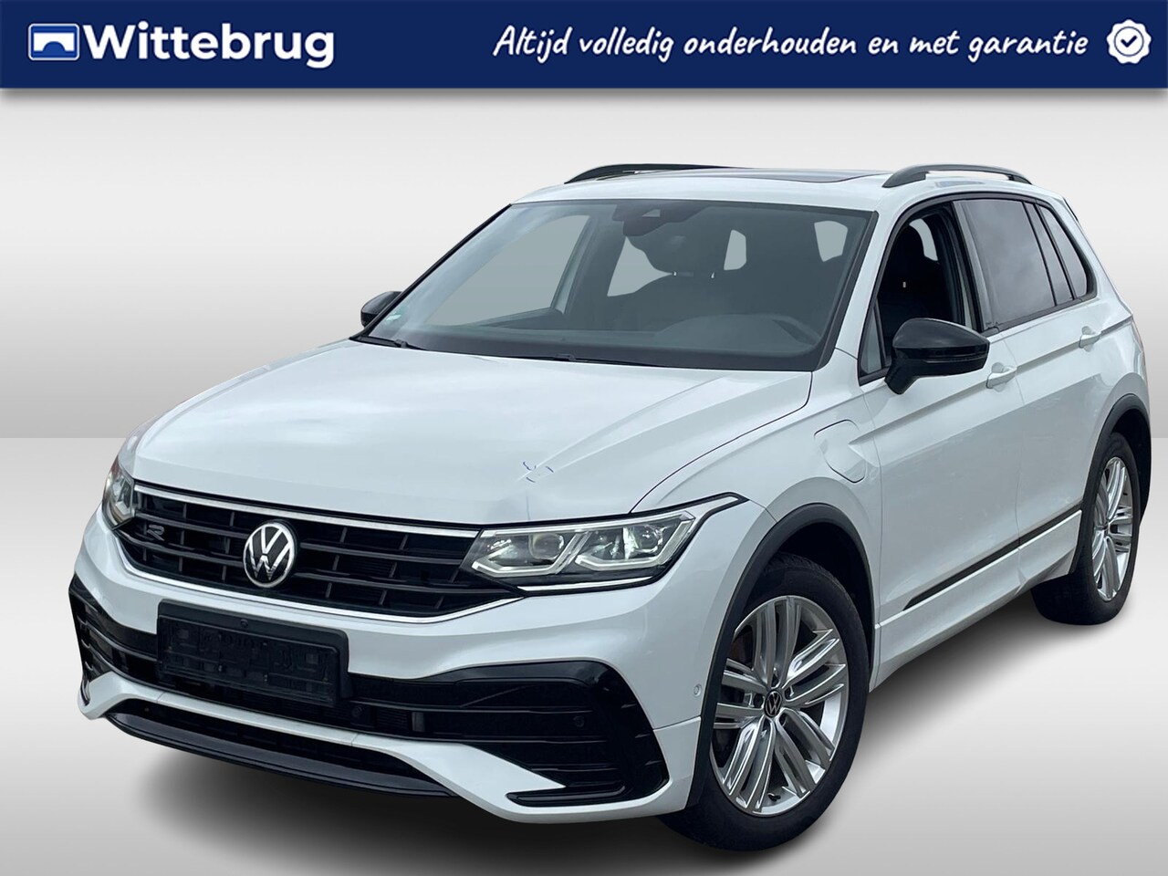 Volkswagen Tiguan - 1.4 TSI 245pk eHybrid R-Line Black Style DSG Automaat / Panoramadak / Leder / Camera 360 / - AutoWereld.nl
