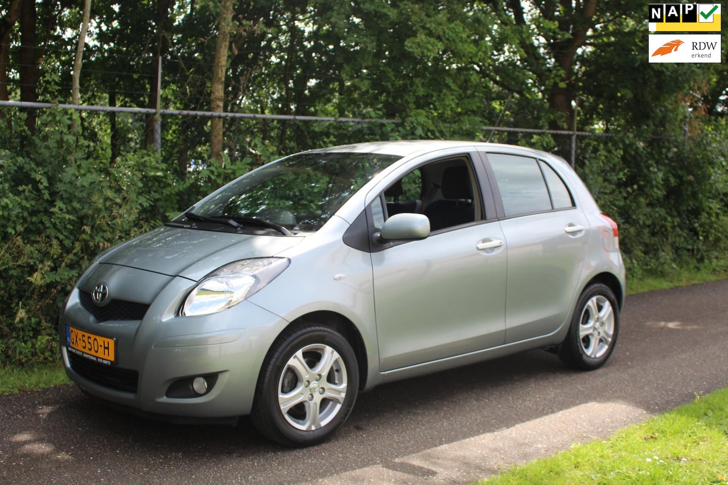 Toyota Yaris - 1.3 VVT-i Aspiration 1.3 VVTi Aspiration - AutoWereld.nl
