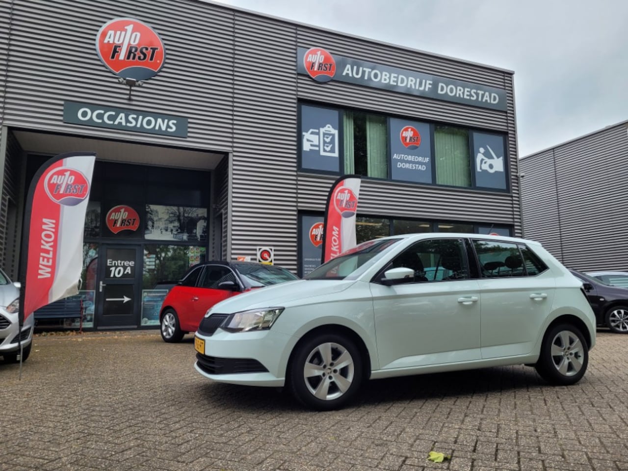Skoda Fabia - 1.0 Active| 5 deurs| lichtmetaal| airco| infotainment scherm| lage kilometerstand - AutoWereld.nl