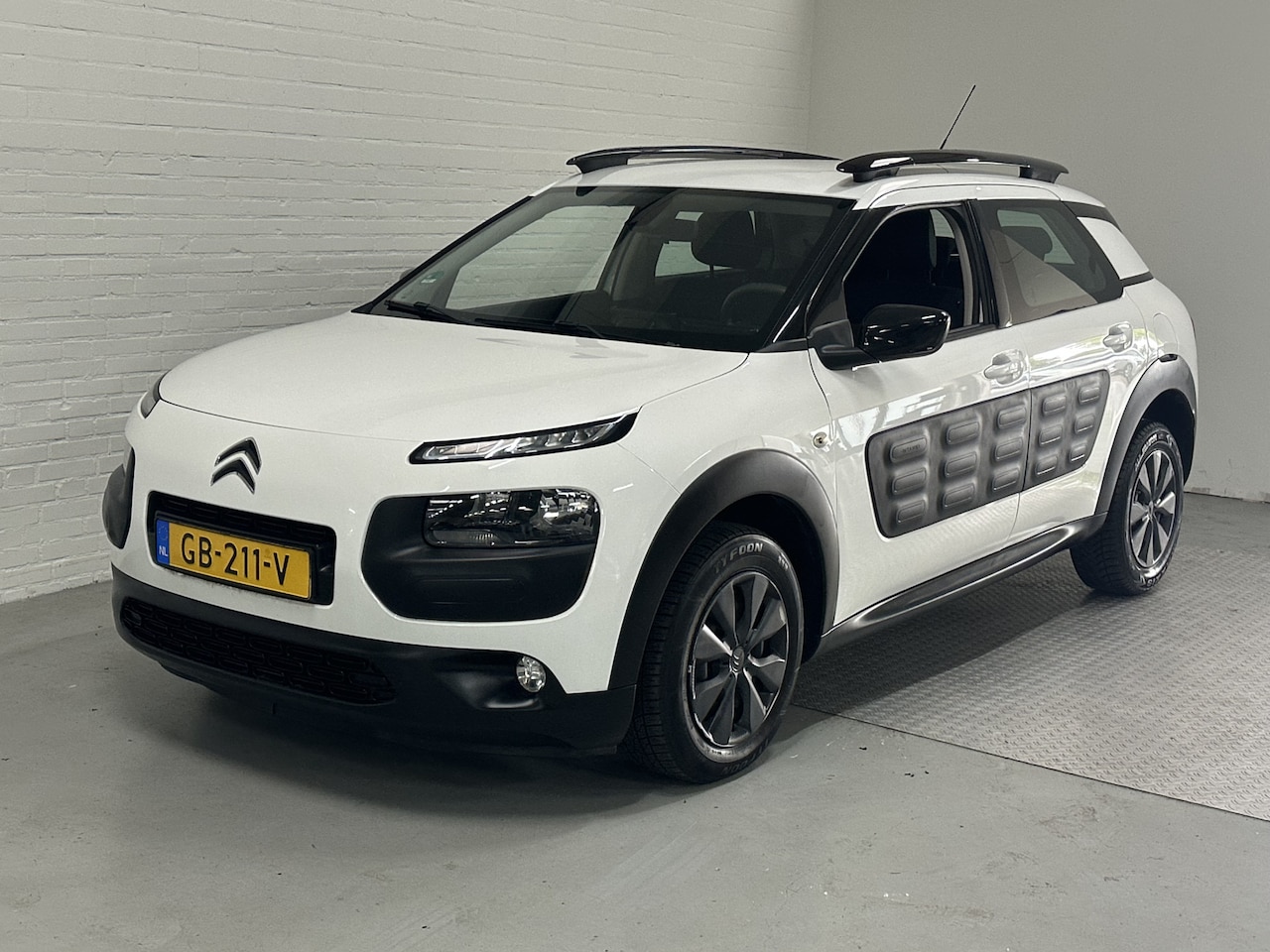 Citroën C4 Cactus - 1.6 BlueHDi Business Clima / Cruise / Navi / Camera - AutoWereld.nl