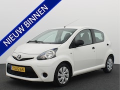 Toyota Aygo - 1.0 VVT-i Now AIRCO / PARKEERSENSOREN / ELEK RAMEN / NL-AUTO