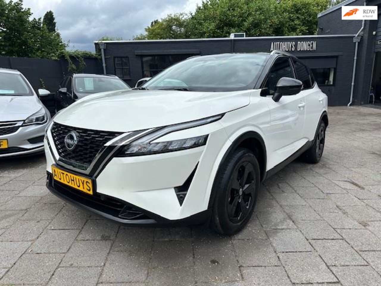 Nissan Qashqai - 1.3 MHEV (140pk) Tekna! Panodak! Navi! 360 Camera - AutoWereld.nl