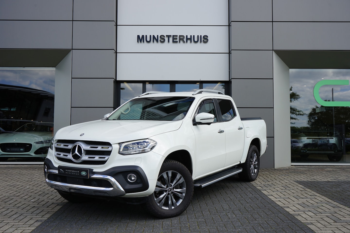 Mercedes-Benz X-klasse - 250 d 4-MATIC Power - Orgineel NL auto - | Grijs kenteken |  Dealer onderhouden | 3.500 kg - AutoWereld.nl