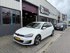 Volkswagen Golf - 2.0 TSI GTI DSG Performance