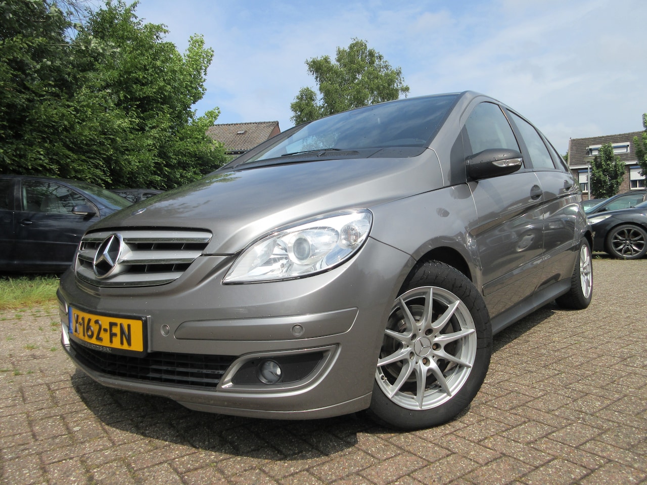 Mercedes-Benz B-klasse - 200 164dkm / MPV / Automaat / B200 / Airco / Parktronic - AutoWereld.nl