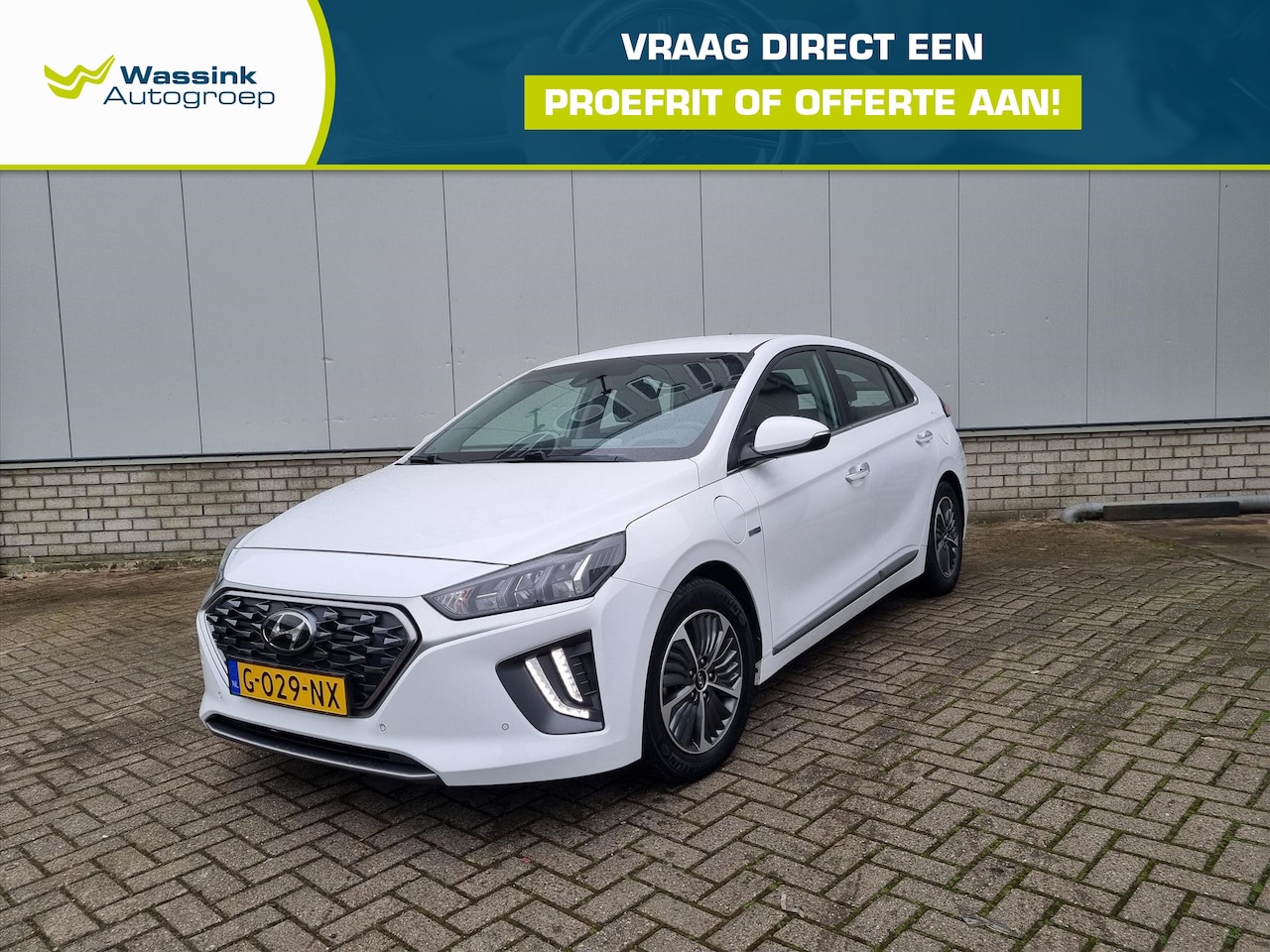 Hyundai IONIQ - 1.6 GDI PHEV 141 pk DCT Premium I Trekhaak I Navigatie - AutoWereld.nl
