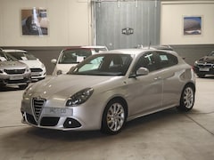Alfa Romeo Giulietta - 1.4 T Progression Navigatie - Camera - Zwart leer
